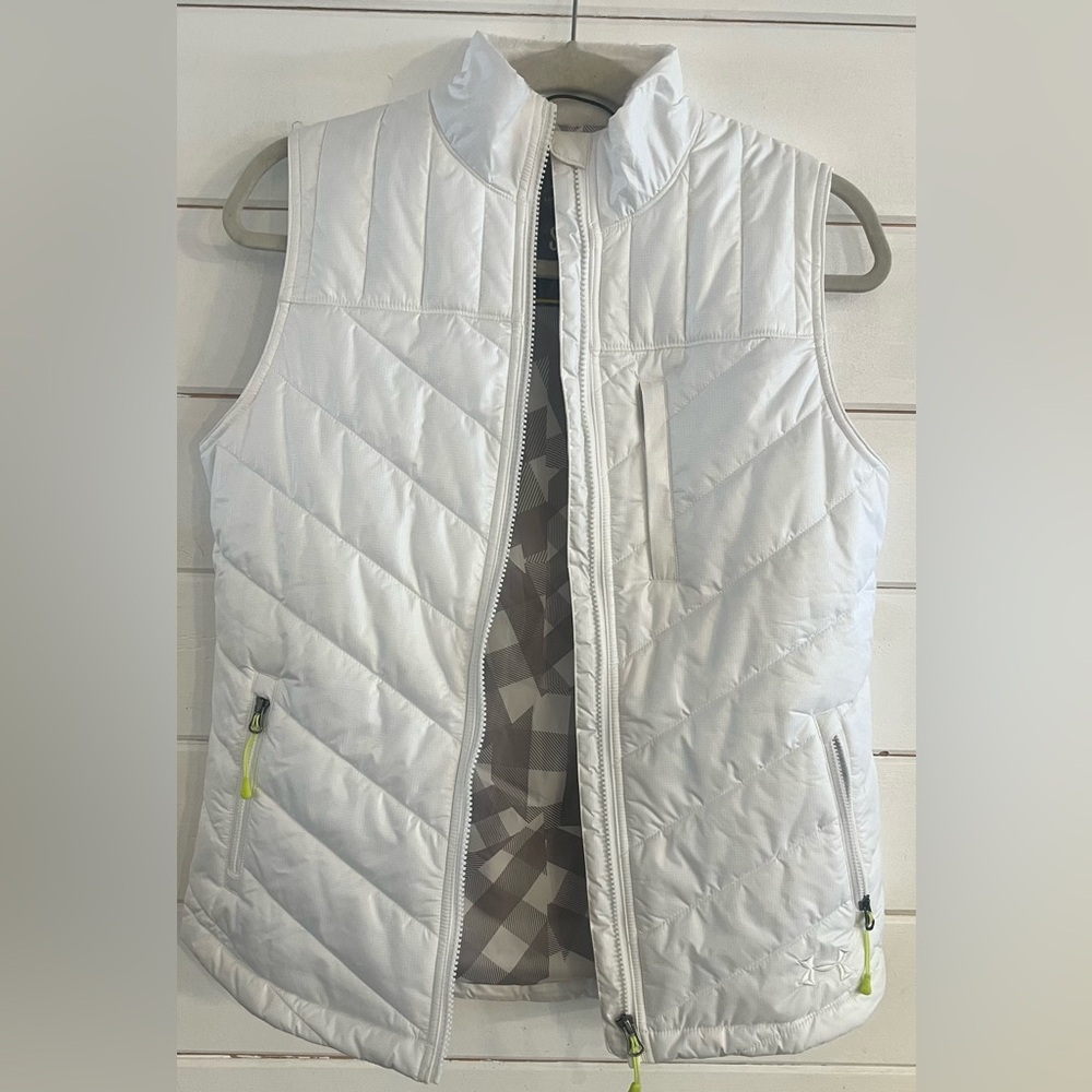 Under Armour White and Gray Quilted puffer vest preppy tennis sporty chic